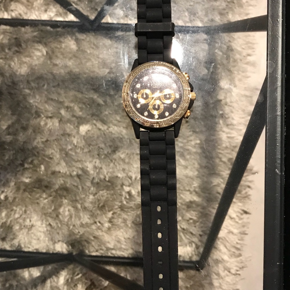 Watch - Picture 2 of 3